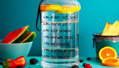 魏宏宇笔下疾风骤雨，创作速度令人惊叹